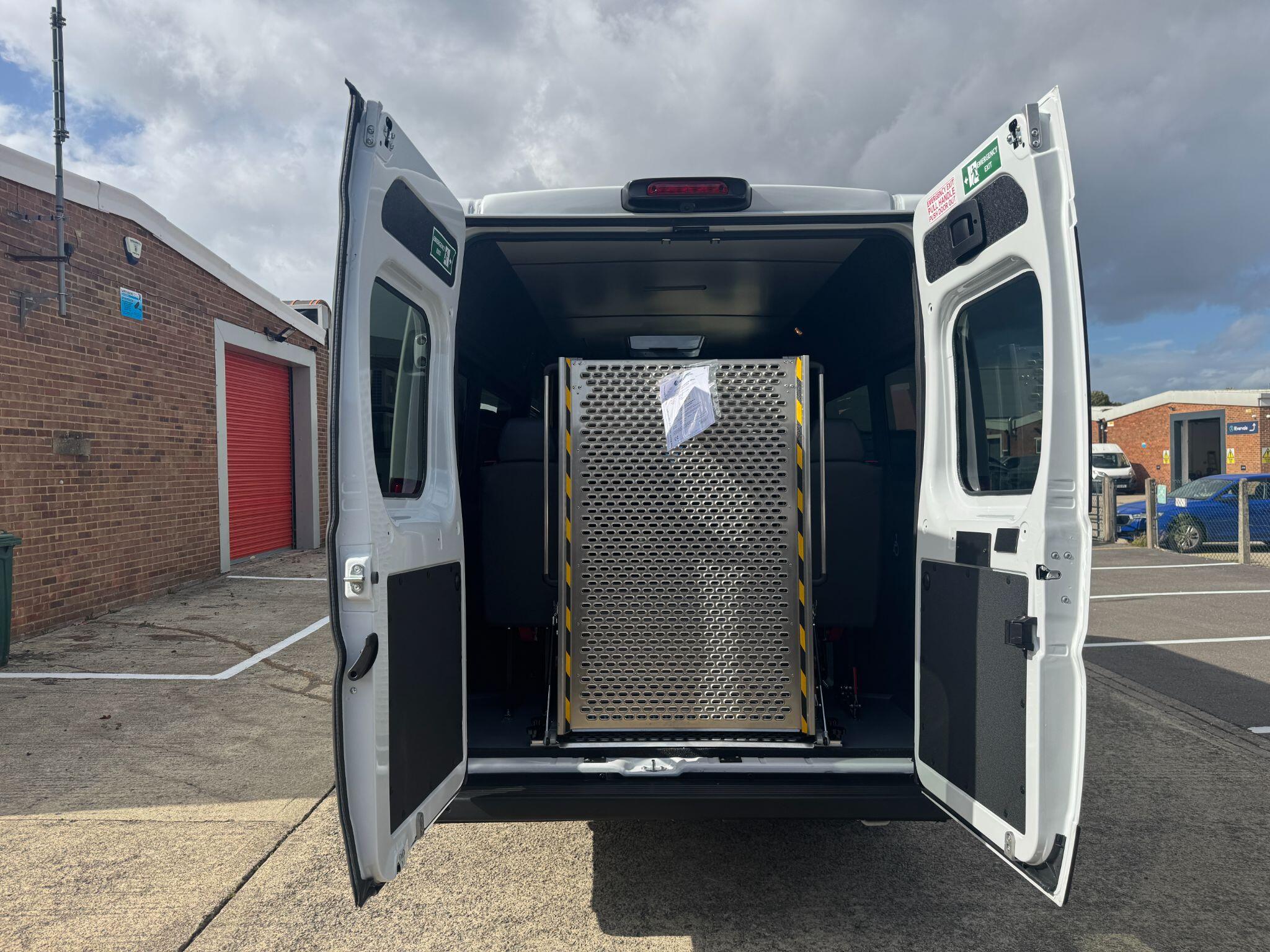 Peugeot Boxer image 16